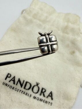 Pandora Sterling Silver "Present" charm/bead - #790300 - PA068